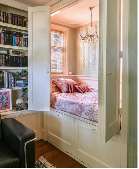 Alcove Bed Aesthetic, Alcove Bed Ideas, Alcove Bedroom Ideas, Bed Nook Built In, Closet Nook Ideas, Closet Bed Nook, Bed Inside Closet Ideas, Bed Alcove, Nook Bed