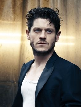 Iwan Rheon - Page - Interview Magazine (he is hot!) Ramsey Bolton, Iwan Rheon, Ramsay Bolton, Actors Male, Gra O Tron, Professional Men, Sansa Stark, Mötley Crüe, Film Serie