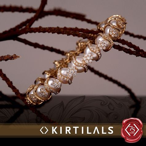 Kirtilals on Instagram: “Beautiful pearl bangle, with a belt of diamonds that enhance it's beauty further. #iheartdiamonds” Silver Kada Design, Pearl Bangles Indian Gold, Bangles Indian Gold, Kada Design, Silver Kada, Vintage Indian Jewelry, Royal Jewellery, Pearl Bangles, Bangle Diamond