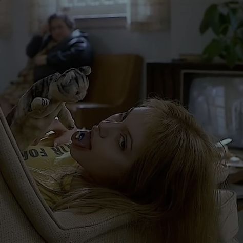 Lisa Rowe, Girl Interrupted, Girl Movies, Movies And Series, Crazy Girls, Film Serie, Film Aesthetic, Aesthetic Movies