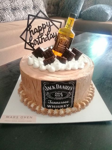 Jack daniels cake design Whiskey Cake Design Ideas, Jack Daniels Chocolate Cake, Whisky Theme Cake, Jack Daniel’s Cake, Simple Whipped Cream Cake Design, Jack Daniels Cake For Men, Whisky Cake Design, Jack Daniels Cake Design, Liquor Cake Design