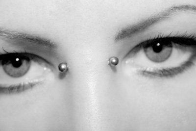 Nose Bridge Piercing Aesthetic, Piercing Nose Bridge, Star Bridge Piercing, Nose Piercing Location, Small Bridge Piercing, Bridge Piercing With Glasses, Body Mods Piercing, Bridge Nose Piercing, Bridge Piercing Aesthetic