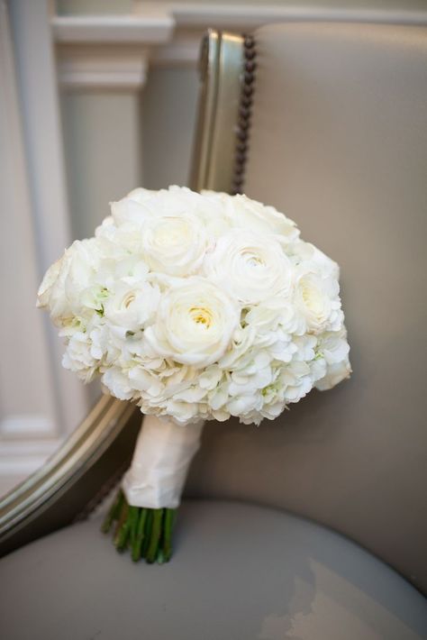 Elegant Bridal Bouquets, Ivory Bridal Bouquet, Brides Flowers Bouquet, Simple Wedding Bouquets, Bridal Bouquet Flowers, White Bridal Bouquet, White Wedding Bouquets, Bride Flowers, White Wedding Flowers