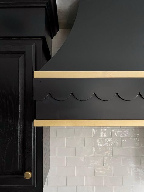 JRL Interiors — Decorating with Scalloped Motifs All Black Room, Black Rooms, Elegant Entertaining, Condo Kitchen, Patio Projects, Inside Cabinets, Kitchen Refresh, Kitchen Hoods, One Room Challenge