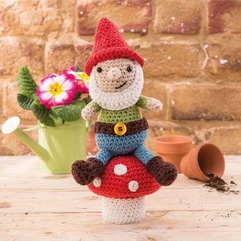 Crochet Flower Bunting, Mushroom Crochet Pattern, Crochet Gnome Pattern, Crochet Gnomes, Mushroom Crochet, Bunting Pattern, Crochet Gnome, Crochet Garden, Crochet Butterfly Pattern