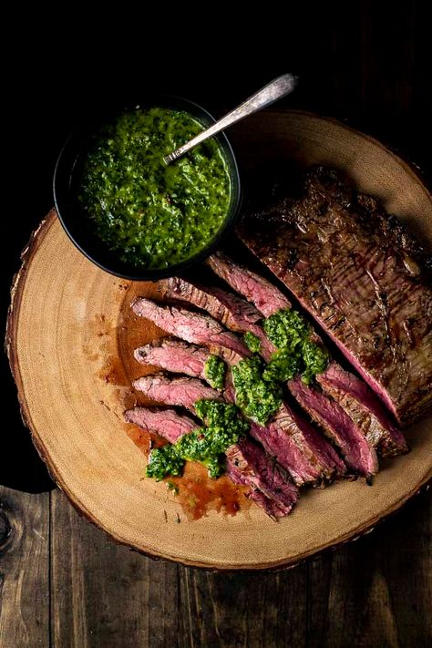 This Grilled Flank Steak is marinated in a blend of South American Spices, grilled to perfection, then topped with a fresh homemade chimichurri sauce. Steak Diner, Flank Steak Chimichurri, Sizzle Steak Recipes, Marinade Flank Steak, Steak With Chimichurri Sauce, Kelsey Rose, Grilled Beef Recipes, Flat Iron Steak, Grilled Flank Steak