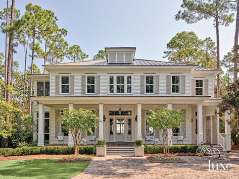 Consider This South Carolina Vacation Home An Ode To Summer And Sunrises palmetto bluff river house white exterior - Luxe Interiors + Design Palmetto Bluff Homes, South Carolina Vacation, Palmetto Bluff, Southern Design, Hill Interiors, Luxe Interiors, Southern Home, Los Angeles Homes, Interiors Design