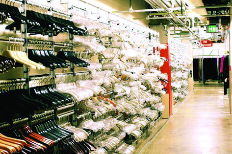 Hanger Management is something that tends to be forgotten about, yet it is one of the most crucial elements for organization and mobilization in the retail space. 🤔🙌 As a division of Pipp Mobile Storage Systems, Inc., IRSG has the opportunity to offer our customers the most comprehensive line of backroom storage solutions. ✅✨ Have any questions? Contact us today. 📲 Retail Storage, Storage Systems, Technology Integration, Mobile Storage, Shelving Units, It Solutions, Retail Space, 2024 Vision, Storage System