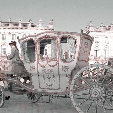 Carriage Aesthetic Royal, Royal Carriage Aesthetic, Cinderella Aesthetic, Cinderella Coach, Wedding Carriage, Royal Core, Princess Carriage, Royal Aesthetic, Horse Carriage