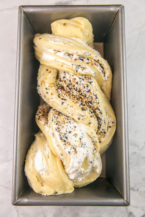 Everything Bagel Babka: filled with swirls of cream cheese and classic everything bagel seasonings, this savory babka is the perfect garlicky, oniony, salty, cream cheese swirly, breakfast, dinner, or anytime snack! #bunsenburnerbakery #babka #yeastbread #everythingbagel Savoury Babka, Savory Babka, Babka Recipes, Sourdough Babka, Babka Bread, Savory Bread Recipe, Jewish Holiday Recipes, Babka Recipe, Food Spread