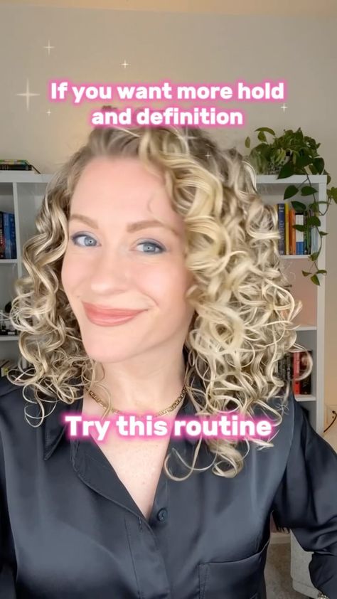 Lulu ➿curly wavy hair care + styling | If you’re wanting more hold and definition, try layering your gels. You can either do multiple layers of the same gel (like the Smaster’s… | Instagram Best Way To Style Wavy Hair, Best Gels For Wavy Hair, How To Get Wavy Hair Curly, How To Layer Curly Hair Yourself, Hairdos For Wavy Hair, Curl Maven, Hair Toturial, Curly Tips, Curly Hair Mousse