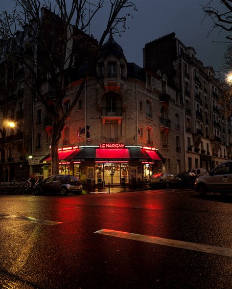 Last Tango In Paris, Parisian Cafe, Red Lights, Publicidad Creativa, Paris Cafe, Night Scenery, New York Life, Rainy Night, Paris At Night