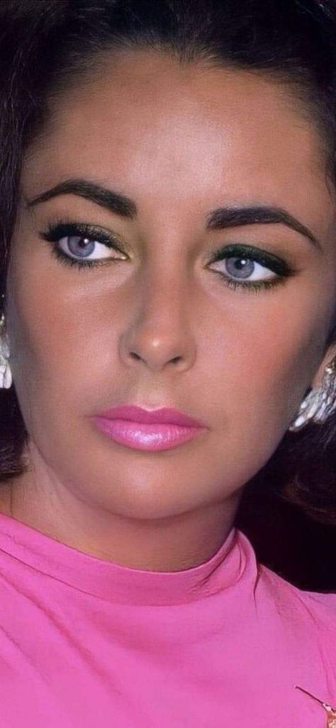 Elizabeth Taylor Elizabeth Taylor Eyes, Young Elizabeth Taylor, Elizabeth Taylor Cleopatra, Elizabeth Taylor Jewelry, Virginia Wolf, Old Movie, Violet Eyes, Film Institute, Hooray For Hollywood