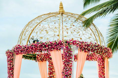 Dome Mandap, Traditional Mandap, Hindu Wedding Decor, Wedding Floral Backdrop, Backdrop Flowers, Royal Decor, Goa Wedding, Royal Decorations, Indian Wedding Decor