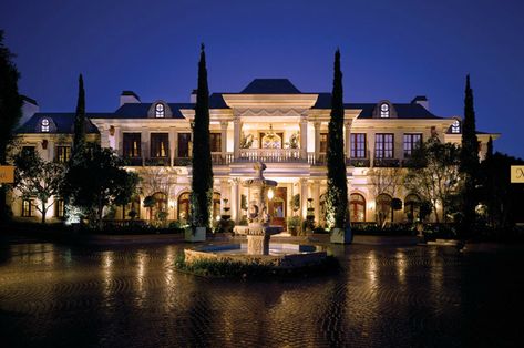 dubbed “Le Belvedere” sits on a little over 2 acres, has over 48,000 square feet and is priced at $85,000,000. Bel Air Mansion, American Mansions, Dream Mansion, Mega Mansions, Expensive Houses, Mansions Luxury, Mediterranean Homes, House Goals, Big Houses