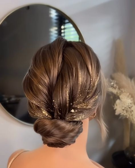 Bridal Hair Glitter, Glittery Hair, Haircut Styles For Women, Wedding Hair And Makeup, Aesthetic Hair, Hair Dos, Bride Hairstyles, Diy Hairstyles, Bun Hairstyles