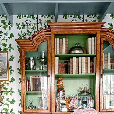 Amy Studebaker on Instagram: "You guys- I’m BEYOND in love with this fabulous @lamaisonpierrefrey moment in my Dining Room!!!!!!!! Ugh! The chair slipcovers and cushions and wallcovering- I could literally sit in here all day! . . . . . #amystudebakerdesign #amystudebaker #interiordesign #diningroom #diningroomdesign #diningroominspo #homeinspiration #home123 #interiordecor #slipcover #wallcovering #pierrefrey" Interesting Rooms, Amy Studebaker, Chair Slipcovers, The Chair, Pattern Play, December 8, Pierre Frey, Slipcovers For Chairs, Dining Room Design