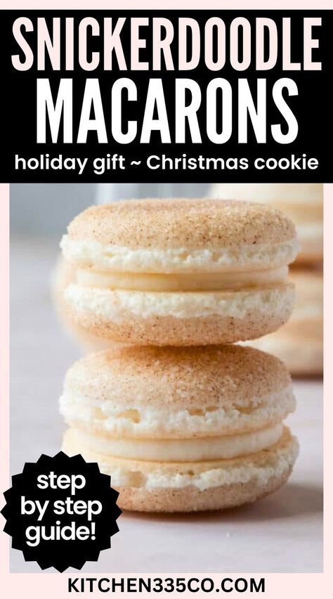 2 macaron cookies stacked up with cream filling and sprinkled with cinnamon sugar Jam Filled Macarons, Macaron Flavors Ideas Christmas, Gingerbread Macarons Recipe, Christmas Maccarone Recipes, Sugar Cookie Macarons, Holiday Macarons Flavors, Christmas Macarons Recipe, Christmas Macarons Flavors, Winter Macarons