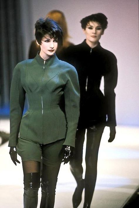 Pointed Shoulder, Star Trek Ds9, French Fashion Designers, Sporty Casual, Thierry Mugler, Marine Serre, Fashion Plates, French Fashion, Fashion Details