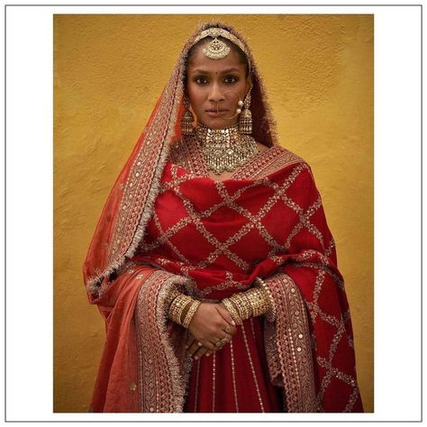 Presenting you latest Sabyasachi Collection 2021 featuring Famous Indian Fashion Designer Masaba Gupta. Check out the latest sabyasachi saree & sabysachi lehengas on ShaadiSaga. #shaadisaga #indianwedding #sabyasachisaree #sabyasachisareeclassy #sabyasachisaree2021 #sabyasachilehenga #sabyasachilehengabridal #sabyasachilehengabridal2021 #sabyasachilehengasimple #sabyasachilehengared #sabyasachilehengabridalpink #sabyasachilehengaroyal #sabyasachilehengafloral #masabagupta #sabyasachijewellery Sabyasachi Sarees Price, Masaba Gupta, Seema Gujral, Sabyasachi Mukherjee, Sabyasachi Sarees, Sabyasachi Lehenga, Anamika Khanna, Fashion Designers Famous, Bridal Lehenga Red