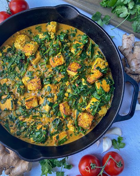 Vegan Tofu Saag Paneer - BetterFoodGuru Recipes Vegan Paneer Recipe, Tofu Saag, Vegan Saag Paneer, Vegan Saag, Saag Paneer Recipe, Easy Vegan Curry, Indian Cheese, Saag Paneer, Vegan Curry Recipes