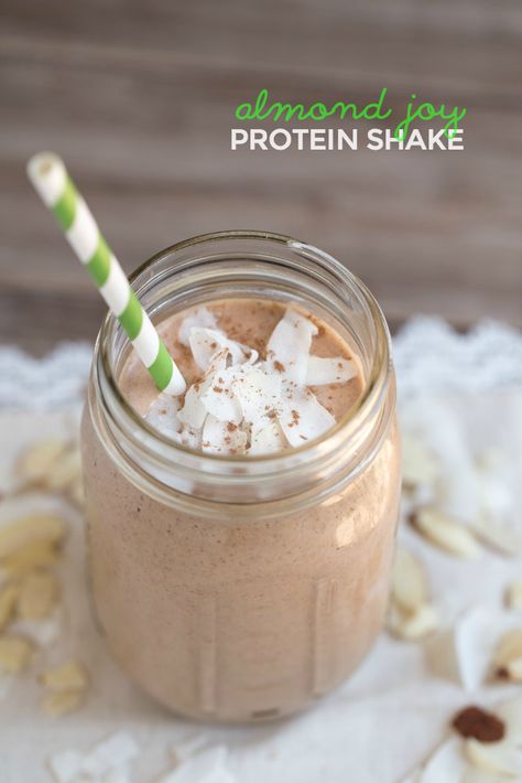 A simple breakfast recipe: Almond Joy Protein Shake. Great meal replacement at 460 calories! This will keep you full until lunch! Coconut Milk Protein Shake, Dairy Free Protein Shake, Pancakes Protein, Protein Smoothie Bowl, Vegan Protein Shake, Dairy Free Protein, Protein Smoothies, Protein Shake Smoothie, Carob Powder