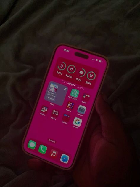 Phone Inspiration Layout, Iphone 15 Aesthetic, Iphone Asethic, Iphone Ideas Homescreen, Baddie Homescreen, Layout Iphone Homescreen Ideas, Iphone Screen Layout, Iphone Customization Ideas, Iphone Lockscreen Aesthetic