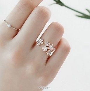 like a flowery finger Nail Art, Engagement Rings, Nails, Ring, Closet, Quick Saves, Art, Nail Arts