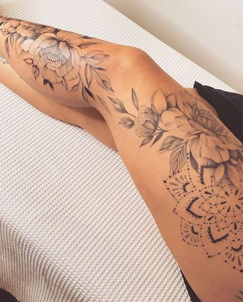 Tattoo Idea Tattoo Bein Frau, Feminine Thigh Tattoos, Half And Full Sleeve Tattoos, Full Neck Tattoos, Tato Paha, Cute Thigh Tattoos, Full Leg Tattoos, Rose Tattoos For Women, Foot Tattoos For Women