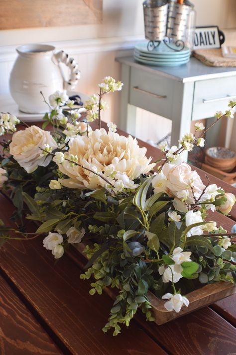 Wooden Bowls Decor Ideas, Bowl Flower Arrangement, Wooden Bowls Decor, Dough Bowl Centerpiece, Dining Room Table Centerpieces, Bowl Centerpiece, Dough Bowl, The Farmhouse, Deco Floral