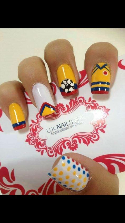 Football Nail Designs, Sun Nails, Football Nails, Flag Nails, Bella Nails, Uk Nails, Subtle Nails, Daisy Nails, Nails Desing