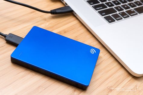 The best portable hard drive.  The 2TB Seagate Backup Plus Slim wins thanks to its reliability. https://www.engadget.com/2017/03/03/the-best-portable-hard-drive/ Iphone Touch, Color Trends 2017, Apple Laptop, Tech Tips, Blended Learning, Disco Duro, Storage Devices, External Hard Drive, Data Storage