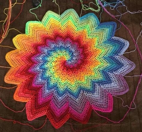 Swirl Crochet Pattern Spirals, Crochet Swirl Pattern, Swirl Crochet, Circle Vest, Spiral Crochet, Crochet Afghan Patterns Free, Crochet Mandala Pattern, Rainbow Crochet, Afghan Patterns