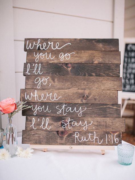 Diy Wedding Signs Wood, Modern Wedding Diy, Rustic Wedding Signs Diy, Pallet Wedding Signs, Pallet Signs Diy, Pallet Wedding, Wedding Signs Diy, Wood Wedding Signs, Rustic Wedding Signs