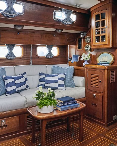 snowhawk-wooden-sailing-yacht-sloss-interior-sofa Yacht Decor Boat Interior, Yacht Interior Decor, Sailing Yacht Interior, Boat Interior Design, Boat House Interior, Sailboat Interior, Sailboat Decor, Yacht Interior Design, Sailboat Living