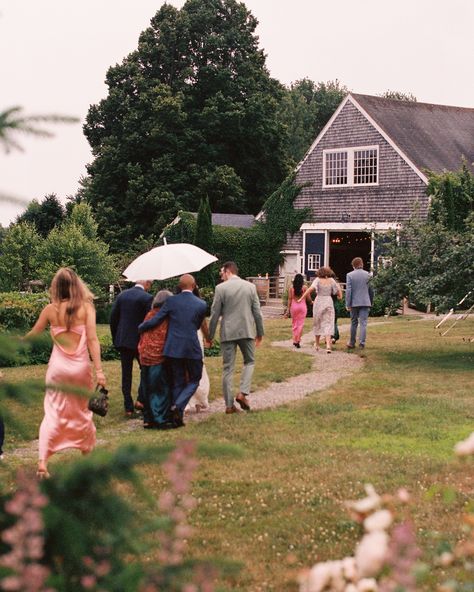 This Maine barn venue offers the perfect mix of coziness + elegance for your big day.. Reach out to us today to begin planning your wedding venue tour! Planning: @purpleorchidevent Photo: @kaylalilli Venue: @livewellfarm Bar Service: @studiobarme Catering: @saltyboyzfoodtruck Floral: @marebrookfarm Rental: @onestopeventrentals @chevaughnmariedesigns Bride: @lavenderportlandme . Maine Wedding Venue, Maine Wedding Planner, Maine Wedding Planner, Harpswell Maine Wedding, July Wedding R... Maine Summer Wedding, Maine Coast Wedding, Harpswell Maine, Maine Wedding Venues, Barn Wedding Inspiration, New England Wedding, Maine Coast, July Wedding, Bar Service