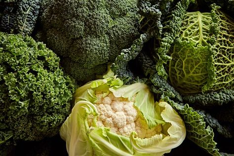 Cooked vs. Raw: What's The Healthiest Way To Eat Fruits And Vegetables? | HuffPost Life Sweet And Sour Recipes, Tomato Chutney Recipe, How To Cook Broccoli, Raw Cauliflower, Different Fruits And Vegetables, Healthy Fruits And Vegetables, Food Scientist, How To Cook Mushrooms, Tomato Chutney