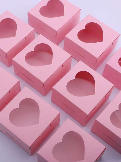 Pink Bakery Packaging, Pink Gift Boxes, Heart Packaging Design, Packaging Paper Design, Valentine Packaging Design Boxes, Pink Box Packaging, Box Business Ideas, Pink Packaging Design, Valentines Packaging