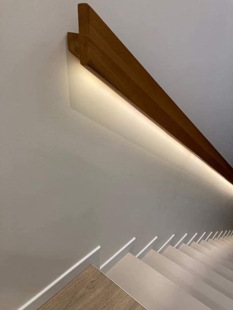 Low Profile Stair Railing, Stairs Handle Design, Staircase Handle Design, Staircase Handle, Lighted Handrails For Stairs, Handrail With Light, Led On Stairs, Handrail Led Lighting, Flat Wood Handrail Lights