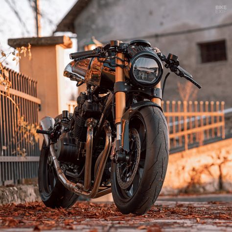 Ducati Monster 1100 Evo, Ducati Monster 1100, Motor Classic, Bespoke Cars, Cafe Racer Magazine, Super Bike, Sports Bike, Bike Exif, Cafe Racer Bikes