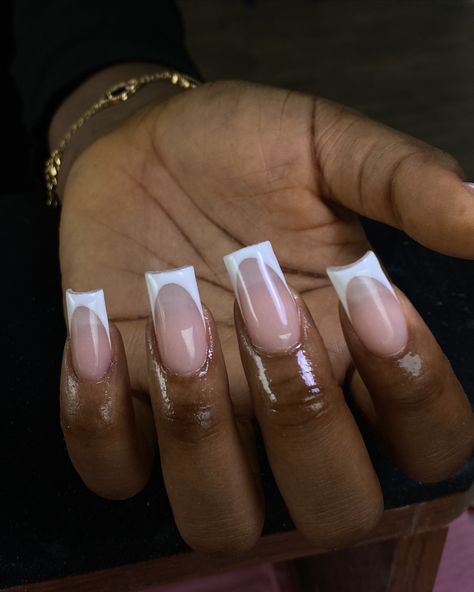 French tips would forever be the pinnacle of the class and the clean girl aesthetic 😌 Drop a 🤍 if you agree #nailsnailsnails#nailart#frenchtipnails#explorepage French Tips Aesthetic, Clean Girl Aesthetic, French Tips, Clean Girl, The Class, Nail Art, Nails, Quick Saves, Nail Arts