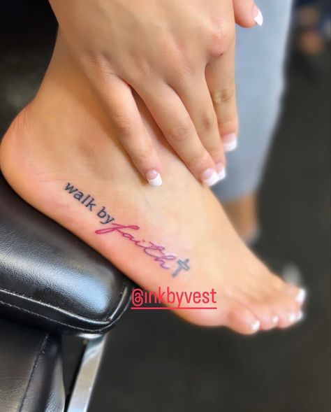 Cute Foot Tattoos, Arm Sleeve Tattoos For Women, Hand Tattoos For Girls, Cute Hand Tattoos, Pretty Hand Tattoos, Neck Tattoos Women, Foot Tattoos For Women, Small Pretty Tattoos, Tasteful Tattoos