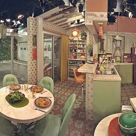 70’s House, Show Kitchen, 70s Living Room, 70s Kitchen, 70s House, 70 Show, 70s Interior, Kitchen Retro, 70s Show