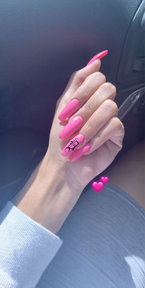 Nail Ideas With Initial, Sharpie Nail Art, Sharpie Nails, Boyfriend Initials, Pink Nail Ideas, Nails Design With Rhinestones, Girly Acrylic Nails, Fall Acrylic Nails, Christmas Nails Acrylic