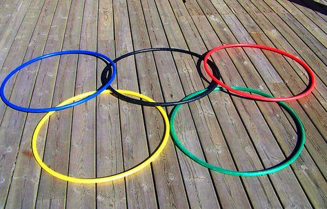 Olympic Rings Diy Olympic Rings, Vbs Olympics, Office Olympics, Olympics Decorations, Olympic Theme Party, Summer School Activities, Girls Camp Crafts, Olympic Logo, Dance Marathon