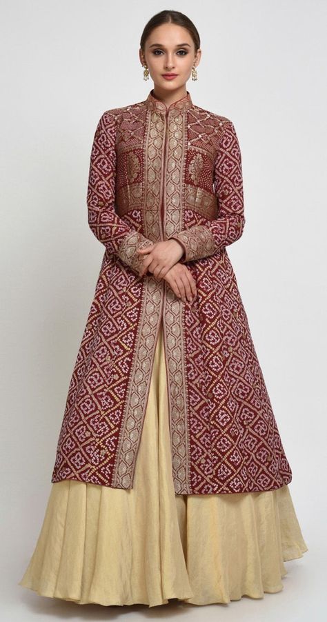 Maroon Banarasi, Gaun Koktail, Global Desi, Wedding Couture, Bandhani Dress, Long Gown Design, Designer Kurti Patterns, Long Dress Design, Salwar Kamiz