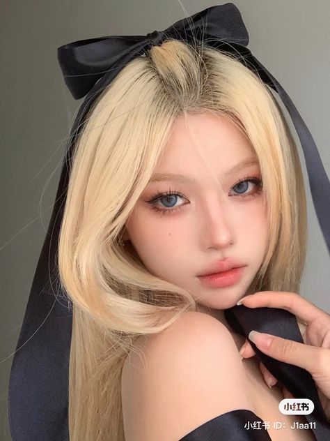 classy high fashion outfit makeup look xiaohongshu blonde baddie #ulzzang #ulzzangstyle #ulzzangfashion ID: J1aa11 Make Up Douyin, Blonde Baddie, Kyo Kaneko, Blonde Aesthetic, Blonde Asian, Id Photo, Katherine Pierce, Human Poses Reference, Human Poses