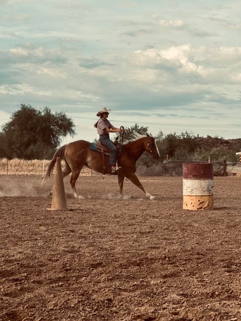 Barrel Racer Aesthetic, Rodeo Wallpapers, Barrel Horses, Dream Ranch, Western Girls, 10 Year Plan, Barrel Horse, Country Stuff, Barrel Racer