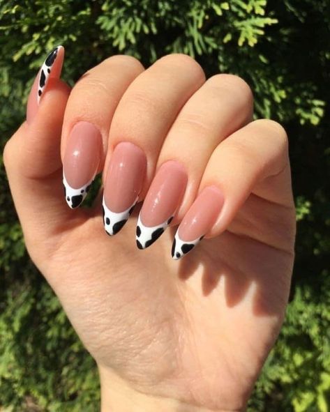 Hottest Nail Trends, Cow Nails, Classic Nails, Almond Acrylic Nails, Cute Gel Nails, Hot Nails, Minimalist Nails, Fire Nails, Pretty Acrylic Nails