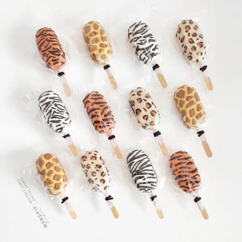 Two Wild Cake Pops, Safari Cakesicles, Animal Print Cake Pops, Cake Sickles, Two Wild Cakes, Ginger Cakes, Diy Cake Pops, Jungle Theme Birthday Party, Animal Print Cake